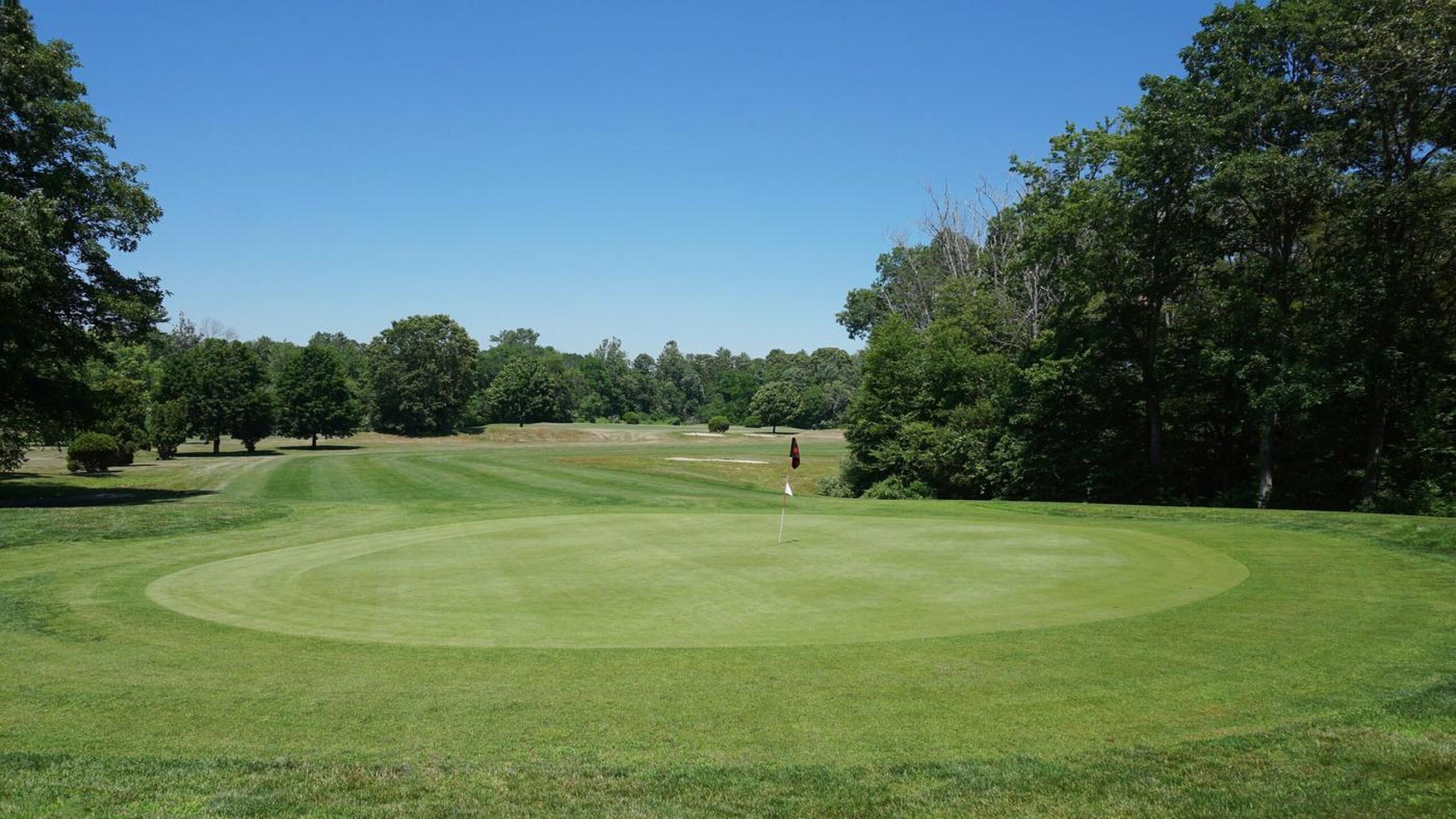 Sixth, Red: 331 par-4, dogleg right. Hit your drive in the proper spot and you’ll have a short club into this green. (Photo submitted by AptlyLinked on 07/02/2021)