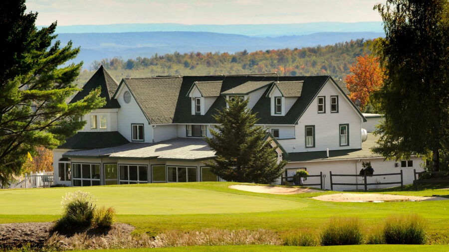 Eagles Mere CC: Clubhouse
