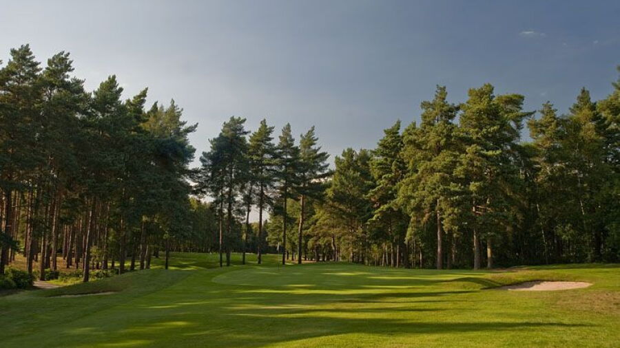1st green on the Long Cross Course