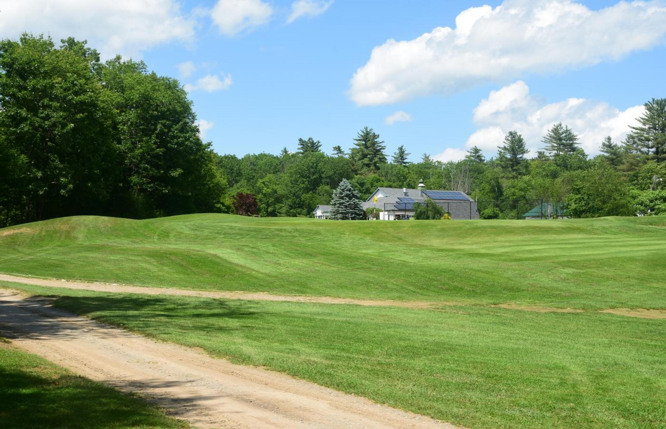 Architect Henry Homan used the terrain well at nine, making its green a hard target to hit. (Photo submitted by AptlyLinked on 06/22/2025)