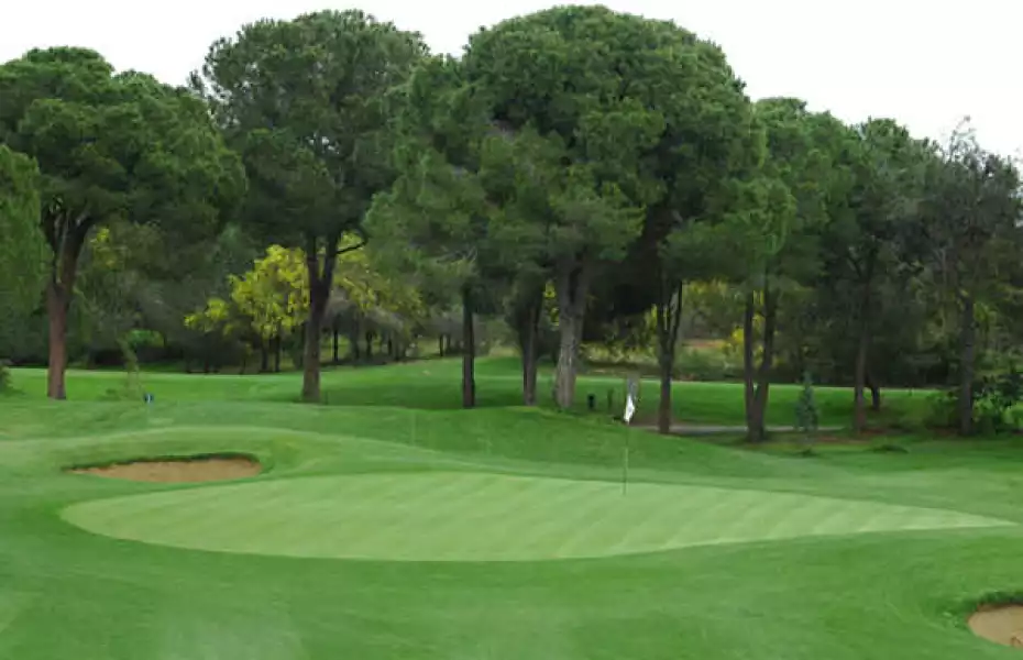 Titanic Golf Club - 1st green
