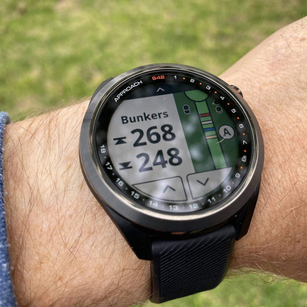 Garmin S42 Review: The New Garmin Approach S42 GPS Watch