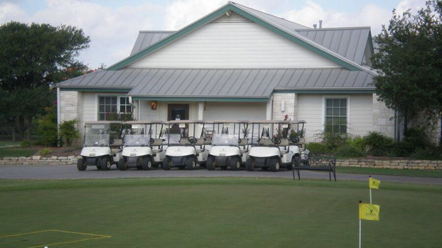 SilverHorn GC of Texas: putting green