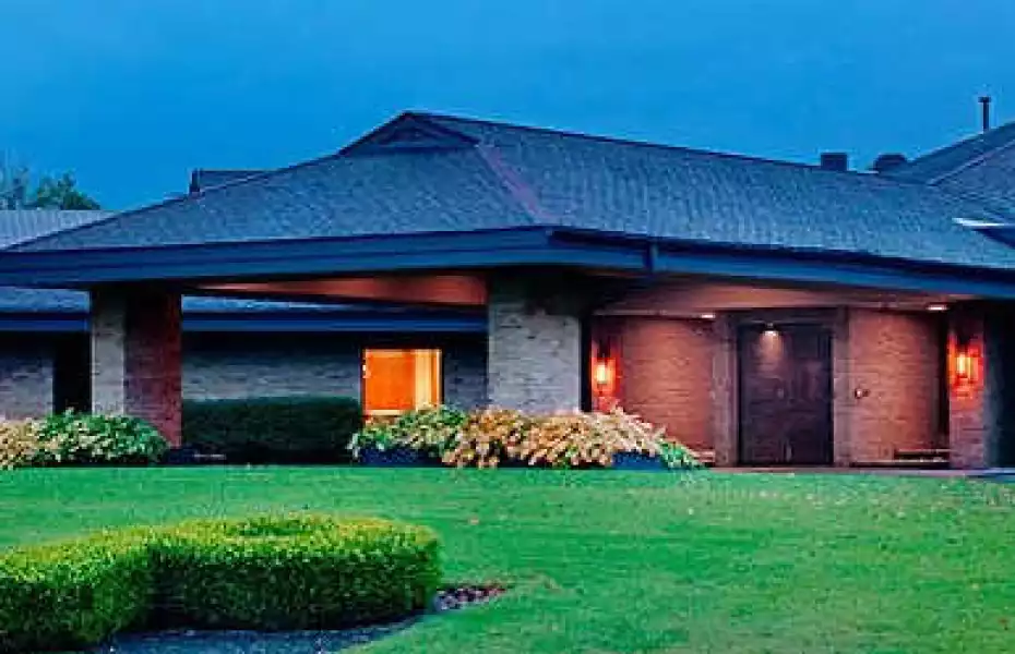 Travis Pointe CC: Clubhouse