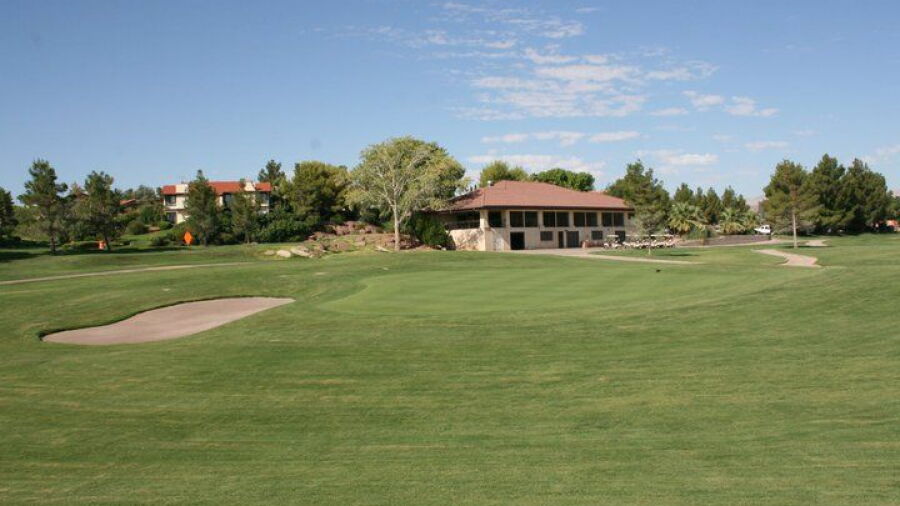 Southgate GC: clubhouse & practice area