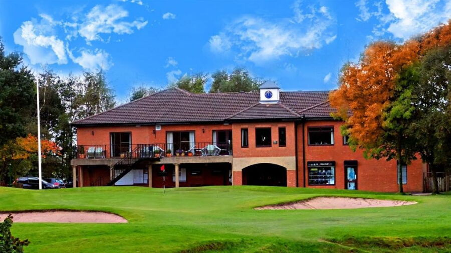 Ashton-under-Lyne GC: the clubhouse