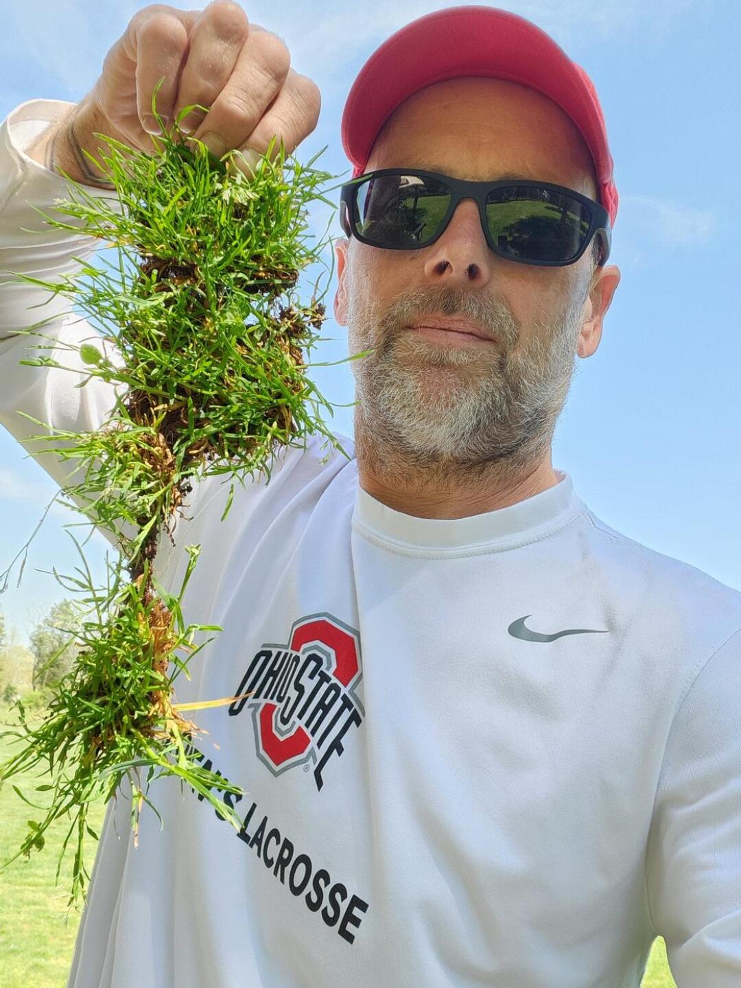 Replace your divots! (Photo submitted by 9oo1ify8qukmHlcAaRcK on 04/23/2023)