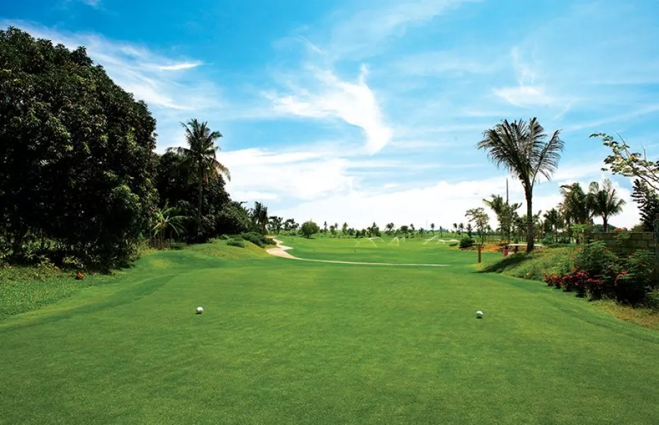 Queen's Island Golf & Village