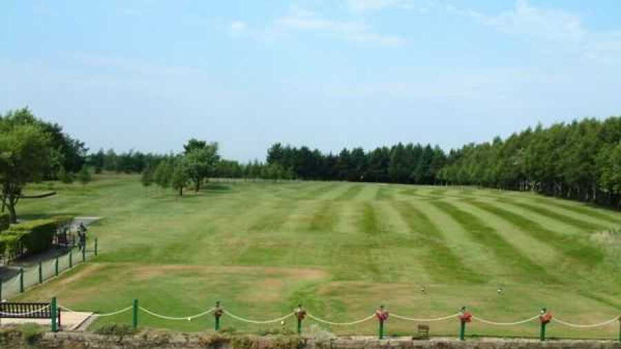 The par 3 10th hole at New MIlls