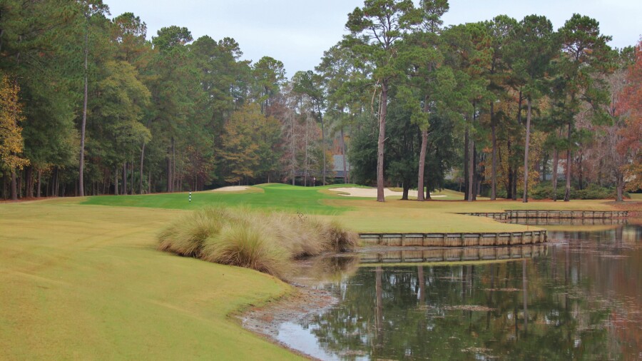 Eagle's Pointe Golf Club - hole 6