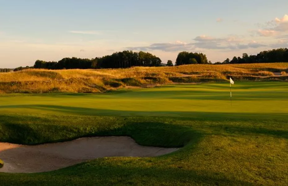 Bro Hof Slott GC - Castle