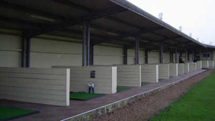 Rother Valley GC: Driving range