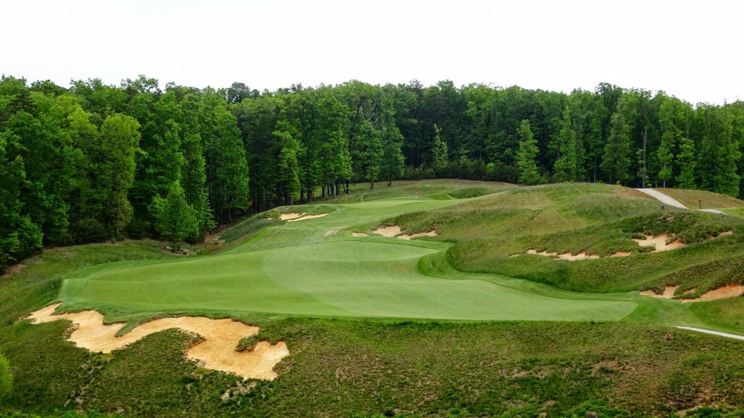 The par-4 1st sets the tone for this challenging layout. (Photo submitted by Back9Ben on 05/17/2020)