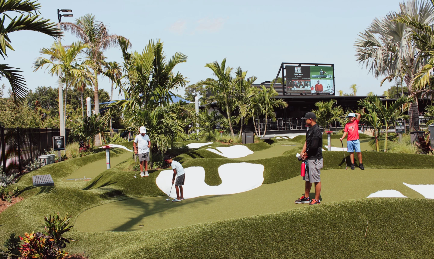 PopStroke Orlando - golfers 