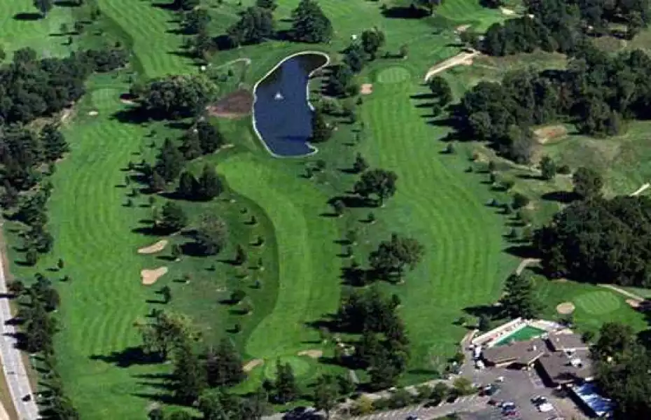 Hillcrest G & CC: aerial view