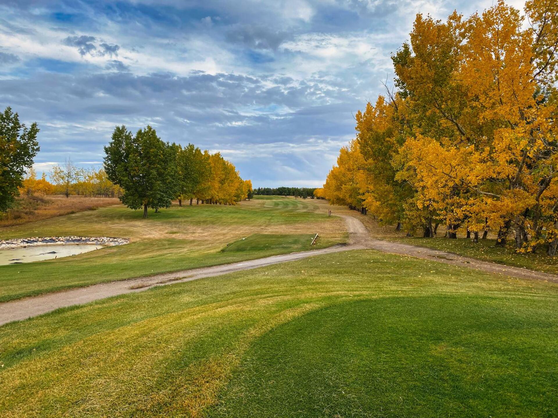 Irma Golf Club, Hole 2, Par 4, 388 yds (Photo submitted by DYakimec on 10/01/2022)