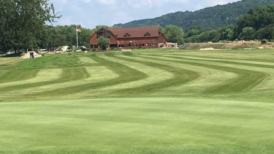 Barnyard GC: Clubhouse
