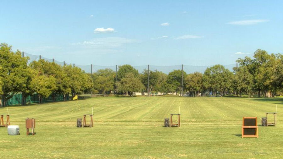 River Crest CC: Driving range