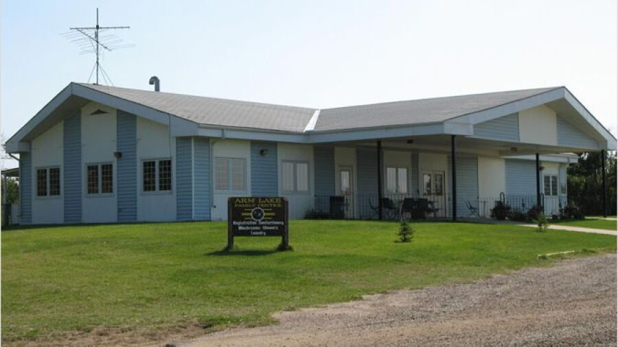 Arm Lake Campground & GC: Clubhouse