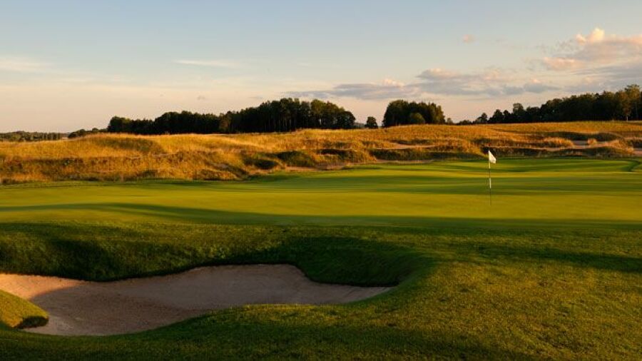 Bro Hof Slott GC - Castle
