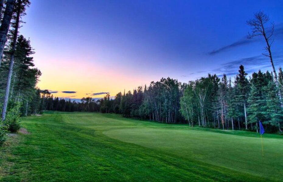 Elk Ridge Resort - Tamarack/Aspen in Waskesiu Lake, Saskatchewan ...