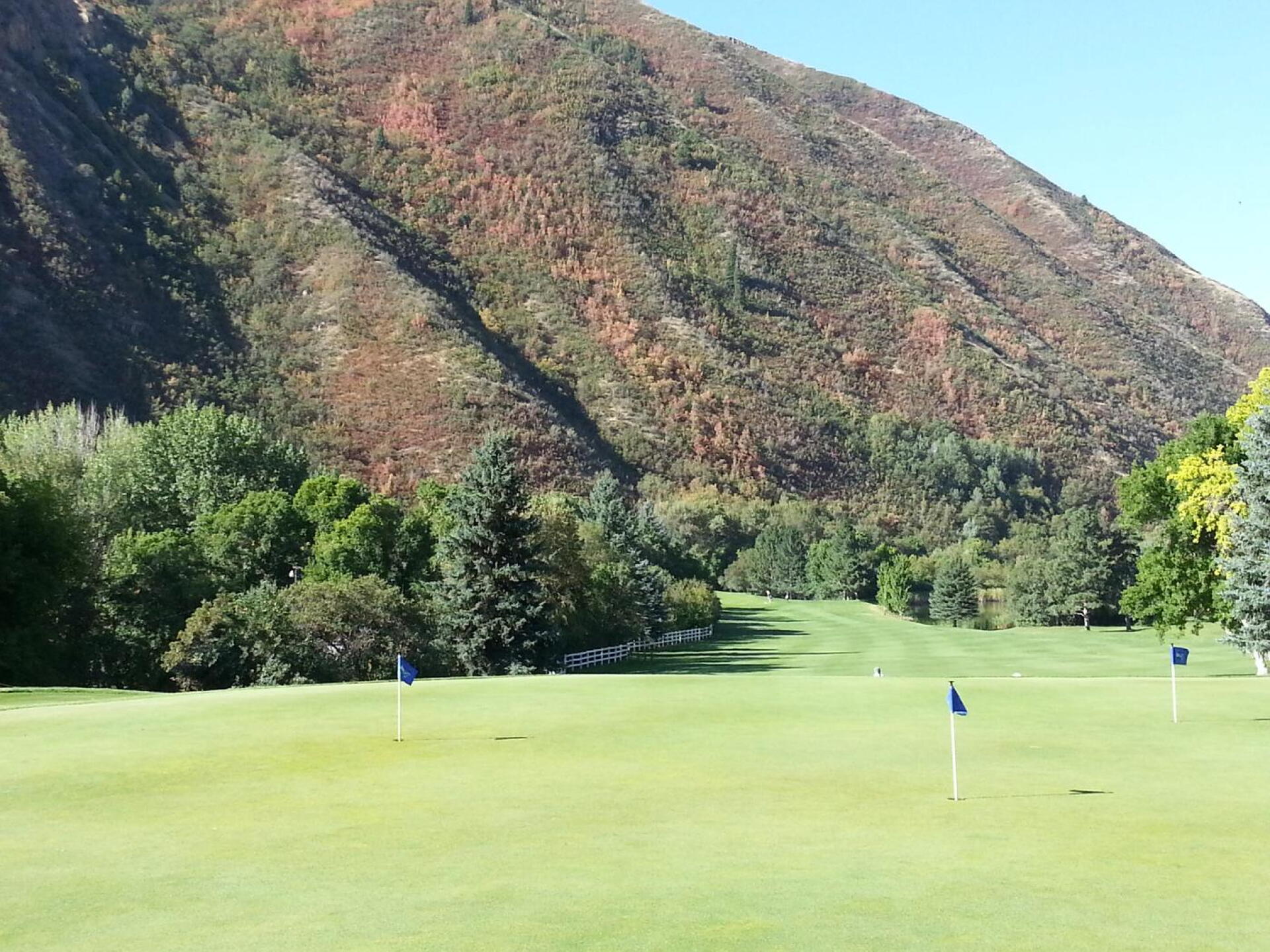 First Hole from practice green (Photo submitted by wandersen on 09/12/2015)