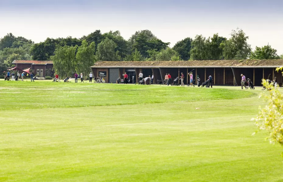 Green Eagle GC: Driving range