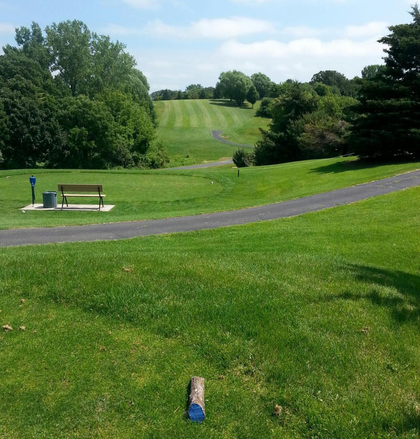 Hole 1 (Photo submitted by DavidLaDuke on 07/22/2015)