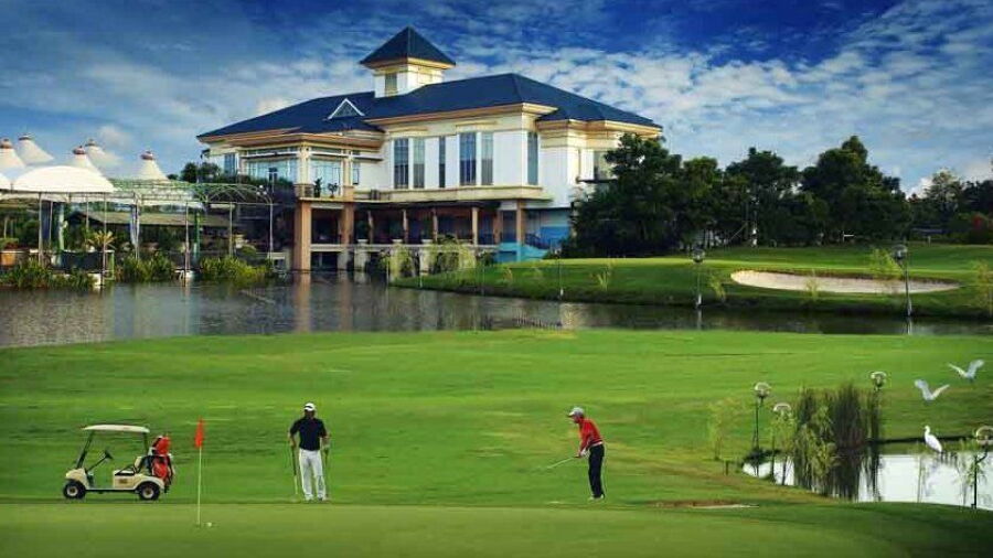 Eastwood Valley Golf & Country Club: Clubhouse