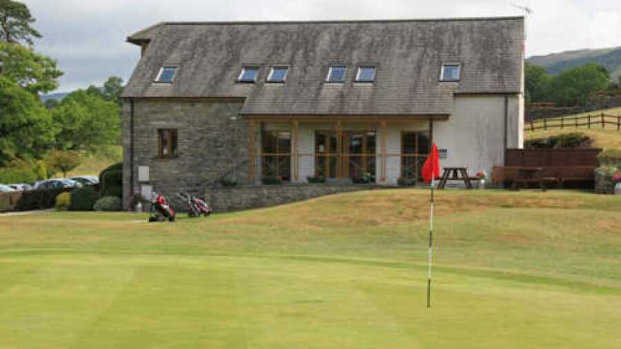 Casterton GC - 9-hole: #9 & clubhouse