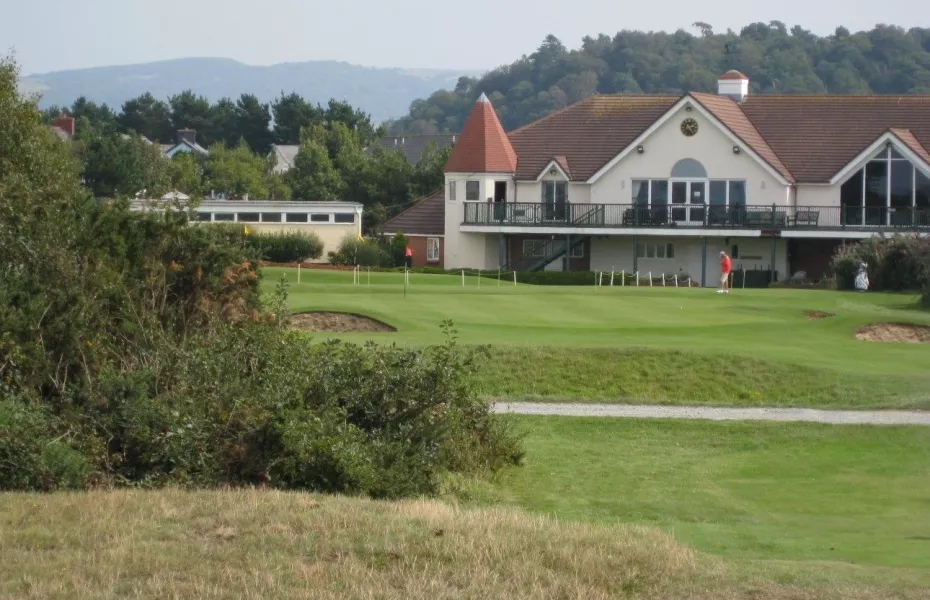 18th green and clubhouse at Conwy