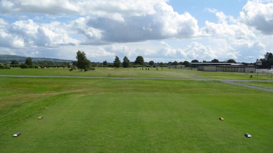 1s tee at Ludlow GC
