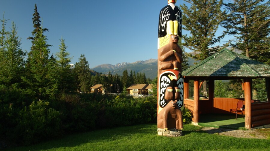 Fairmont Jasper Park Lodge G.C. - hole 1 tee
