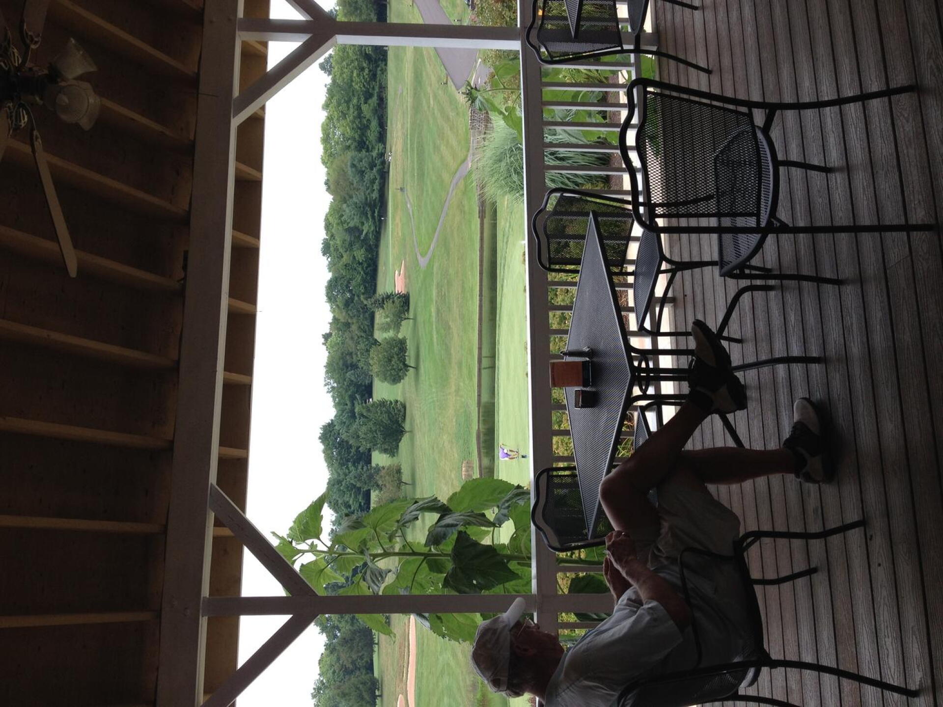 Great place to wait out the rain (Photo submitted by uHXPT3392HX on 07/31/2016)