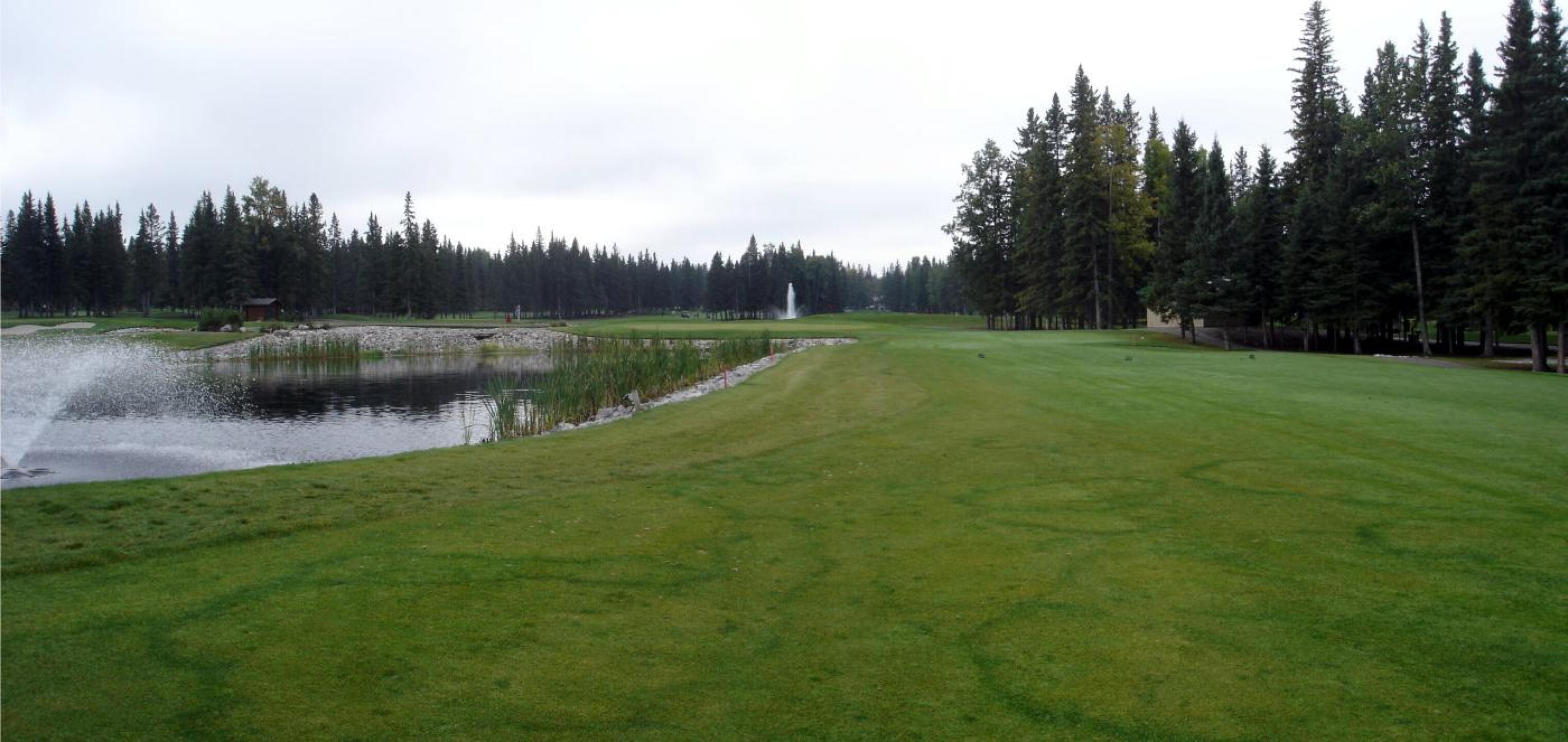 Sundre GC, Hole 3, Par 4, 323 yds (Photo submitted by DYakimec on 10/02/2019)