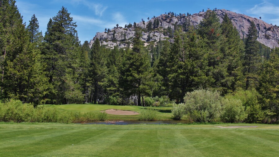 Lake Tahoe Golf Course - hole 16 