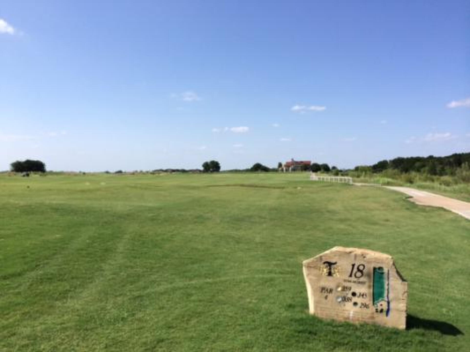 18 from tee box (Photo submitted by chrishaub on 06/16/2014)