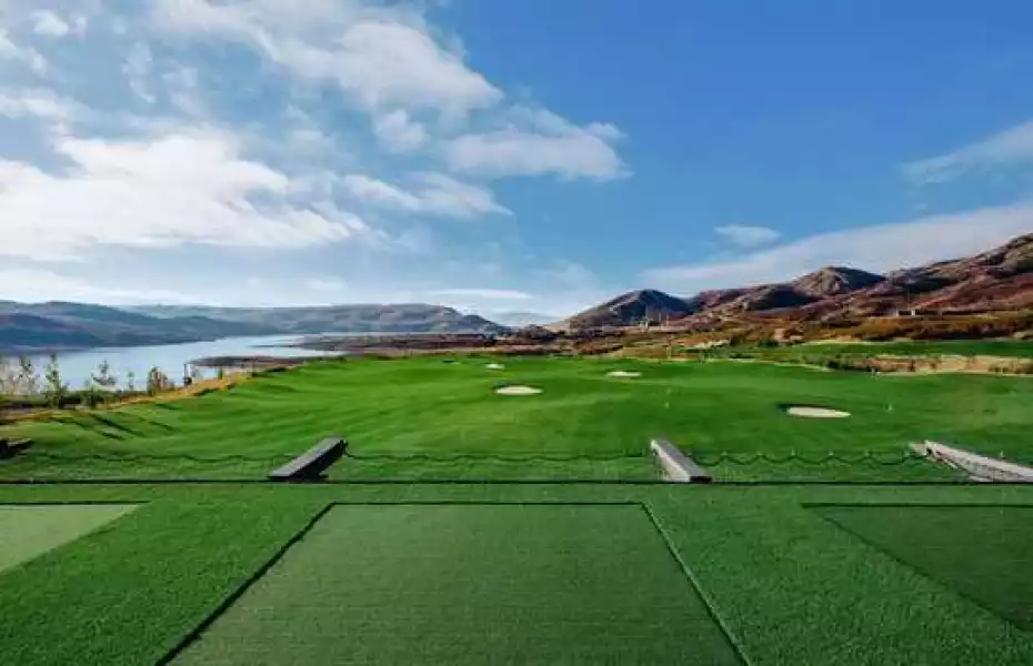 ParOne at Skyridge: Driving range