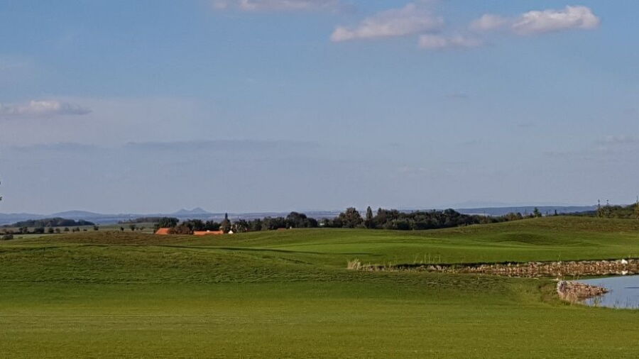 Twin Chapels Golf Resort
