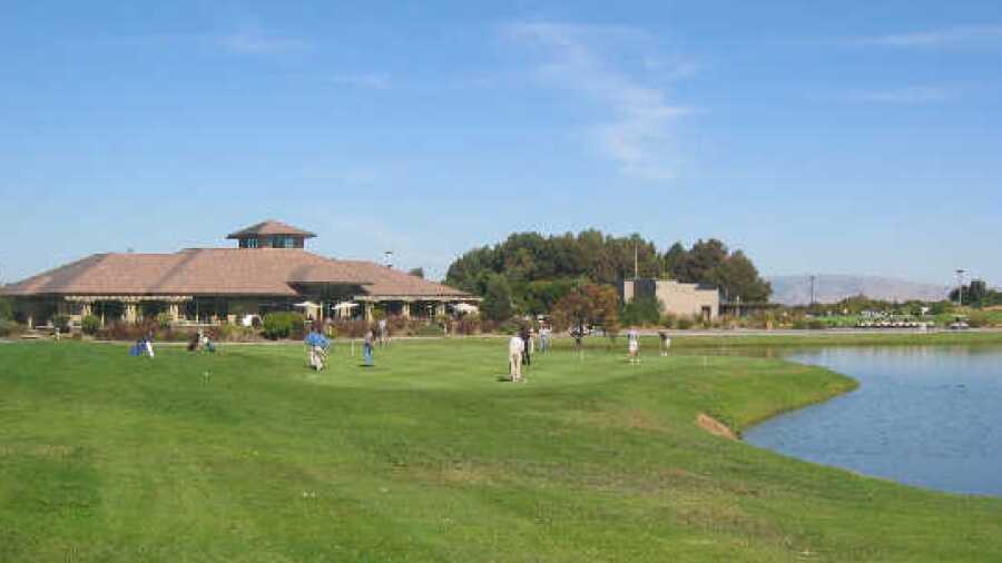 Shoreline Golf Links at Mountain View: Practice area