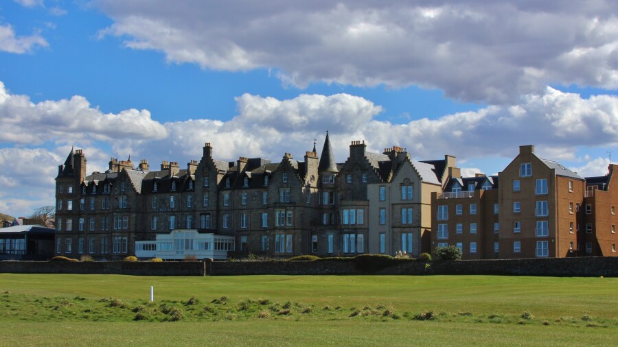 Macdonald Marine Hotel & Spa 