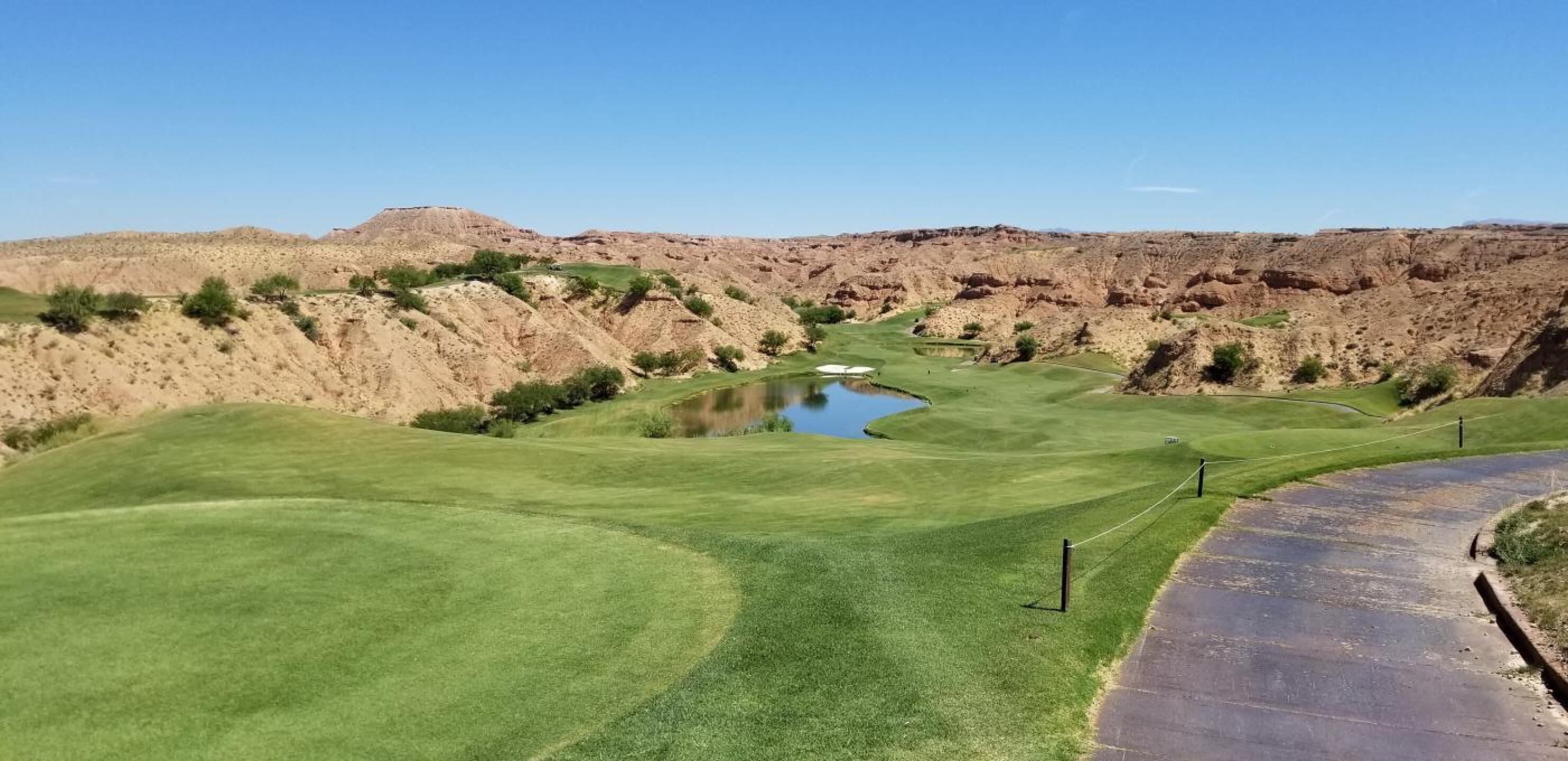 tough downhill par 5, big slope to the left (Photo submitted by Titaniumhen on 07/01/2019)