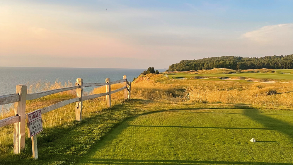 Arcadia_Bluffs_Golf_Course_Hole_12