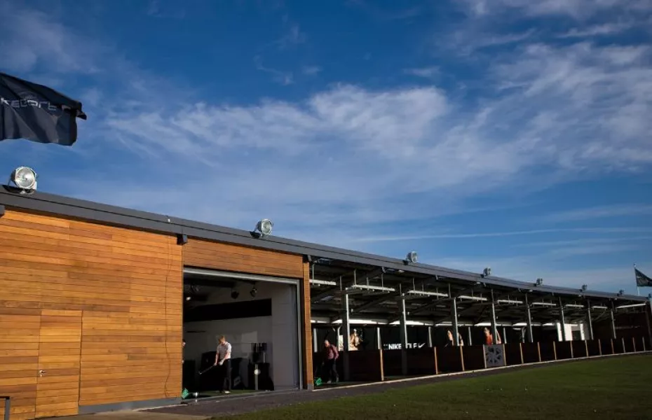 Oulton Hall GCC: Driving range