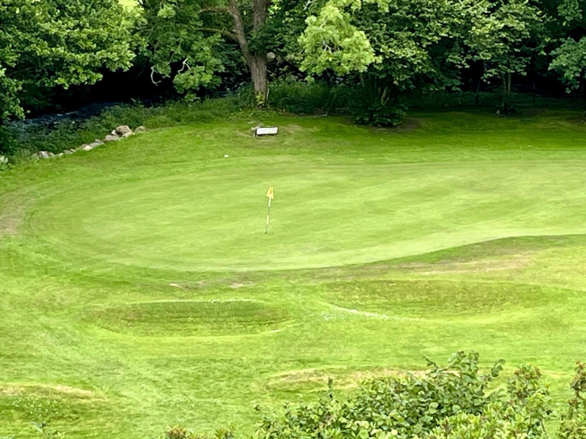 The short “drop” par three (Photo submitted by wwjxw03 on 09/11/2025)