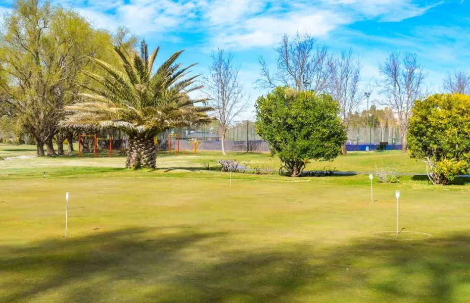 El Rincon CC: Putting green