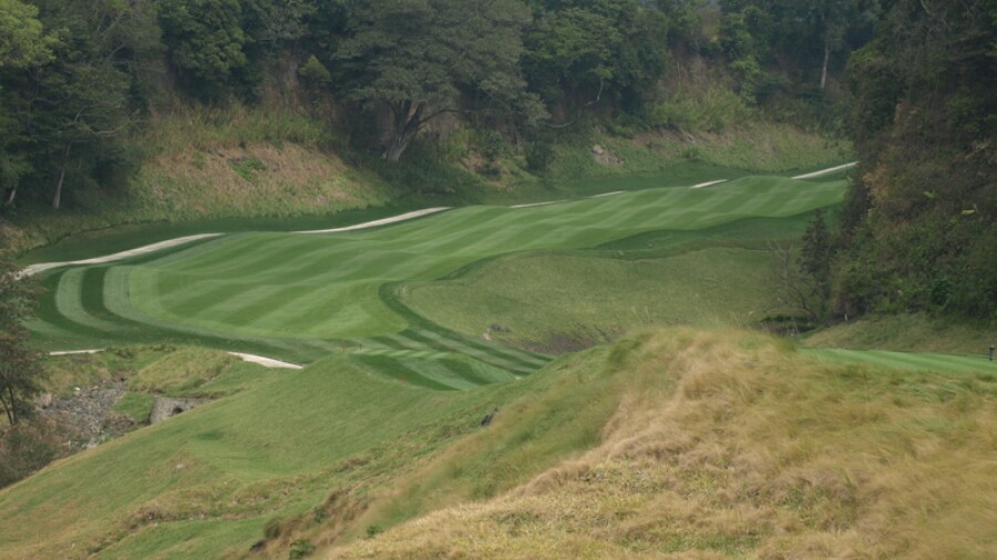 Fuego Maya Golf Course at La Reunion - hole 10
