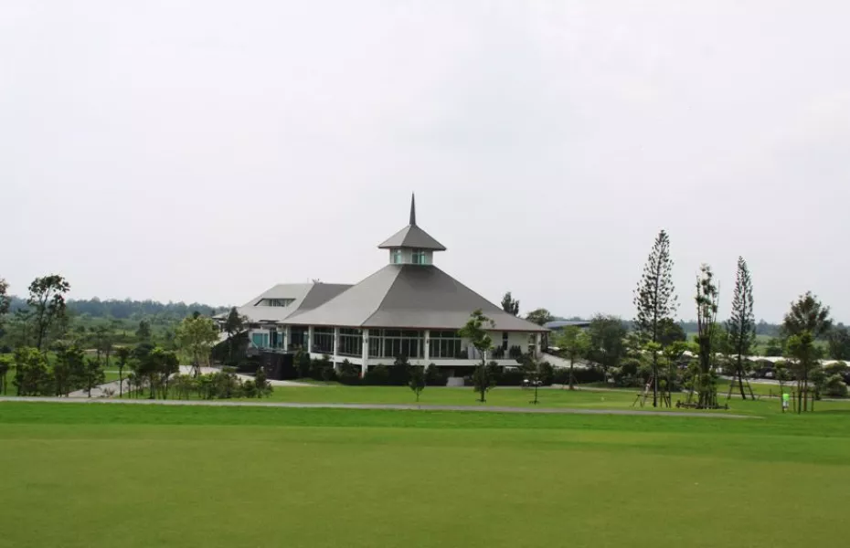Royal Gems Golf City: Clubhouse