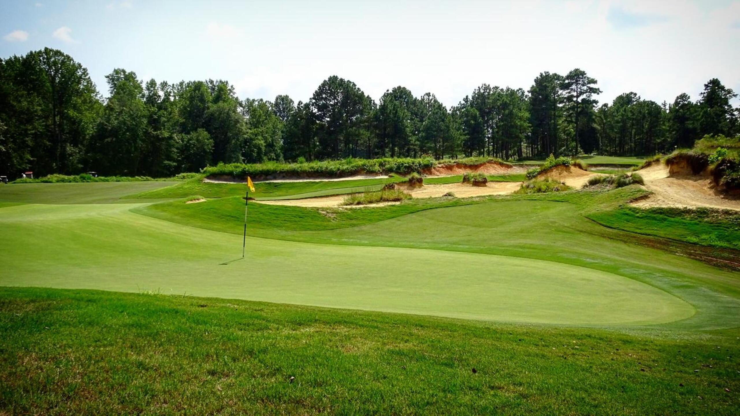 You don't have to be that accurate to land on the 17th green but your first putt could be quite adventurous! (Photo submitted by Back9Ben on 09/02/2018)