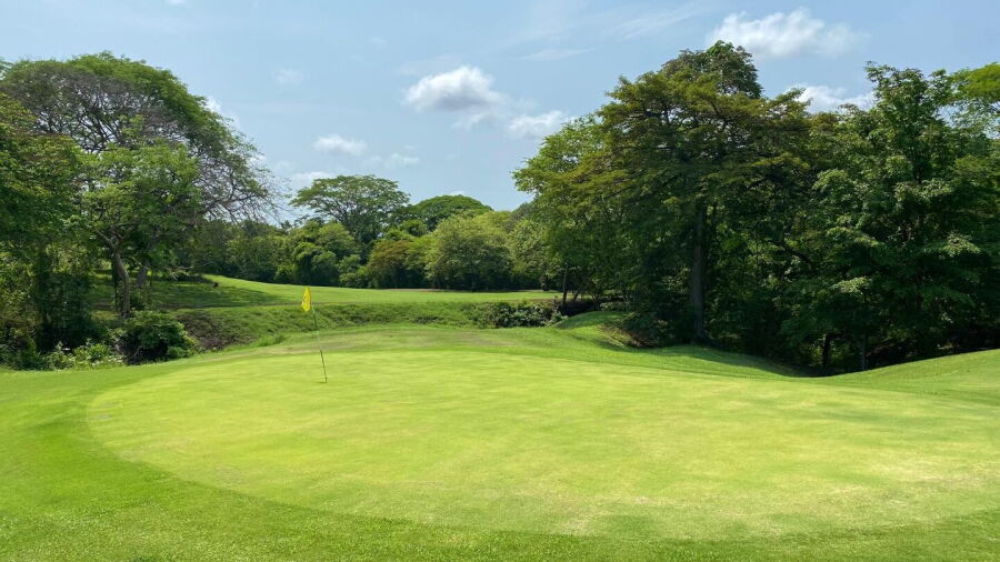 Tres Volcanes GCC